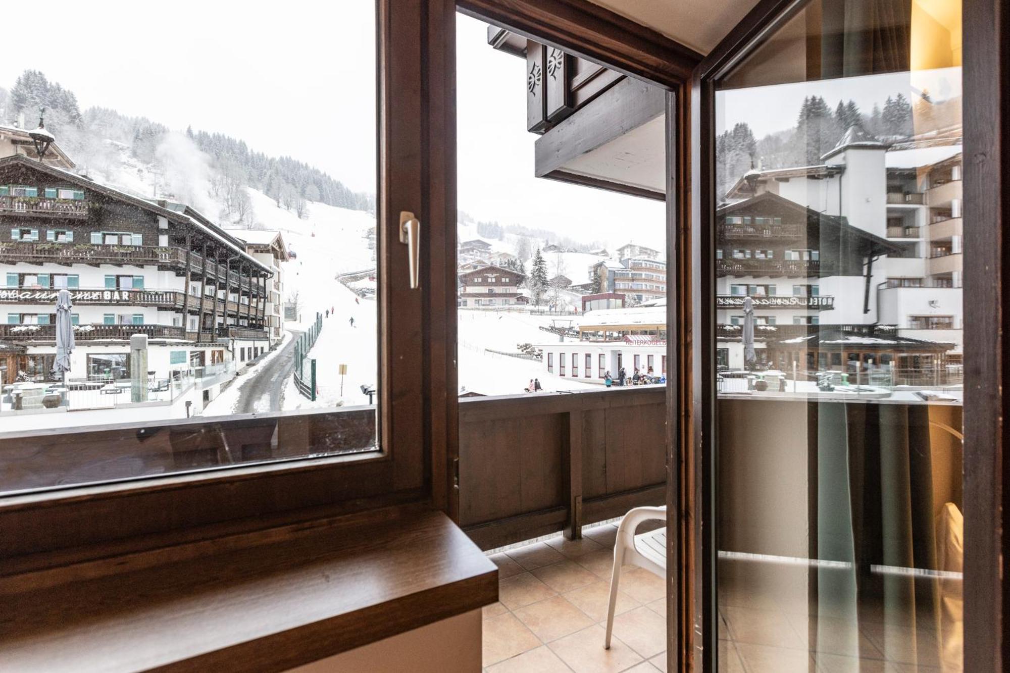Hotel Pinzgauerhof - Inclusive Evening Dinner Заалбах-Хинтерглем Екстериор снимка